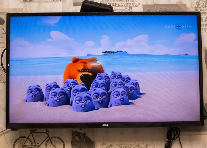 One Bedroom - Great Location Апартамент *