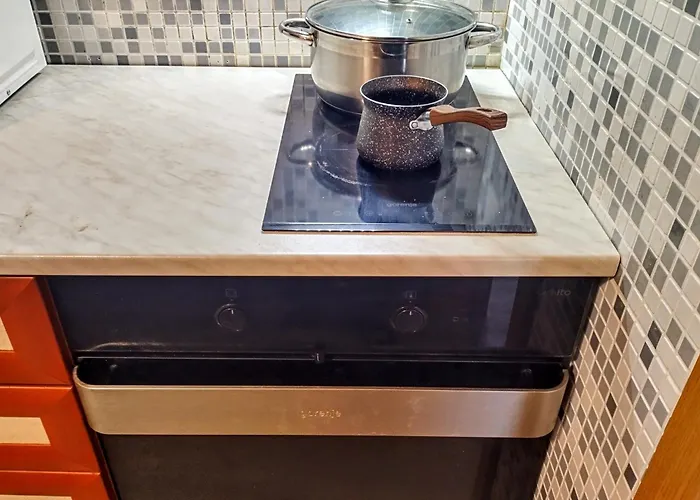 One Bedroom - Great Location *